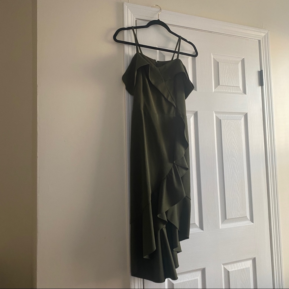 NWT Bebe Cold Shoulder Ruffle Hem Midi Dress